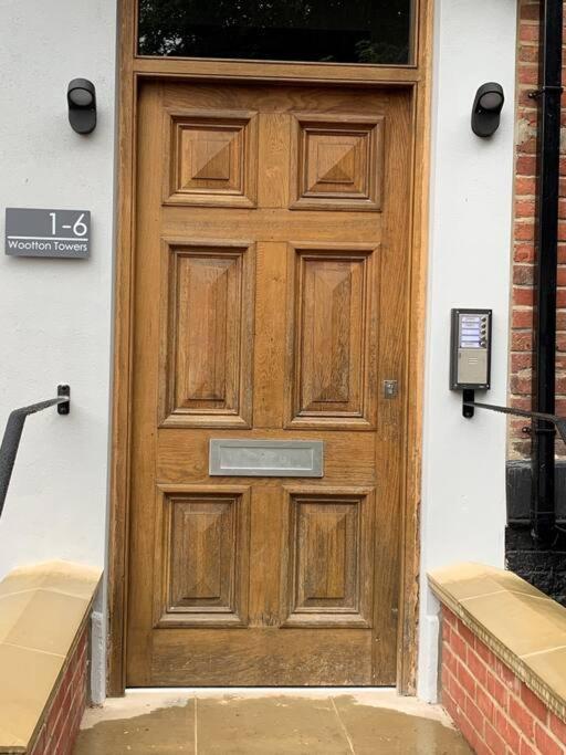 Large, Newly Renovated, Three Bedroom Town Centre Split Level Apartment With Free Parking, Sleeps Seven - Walking Distance To Beach Bournemouth Buitenkant foto