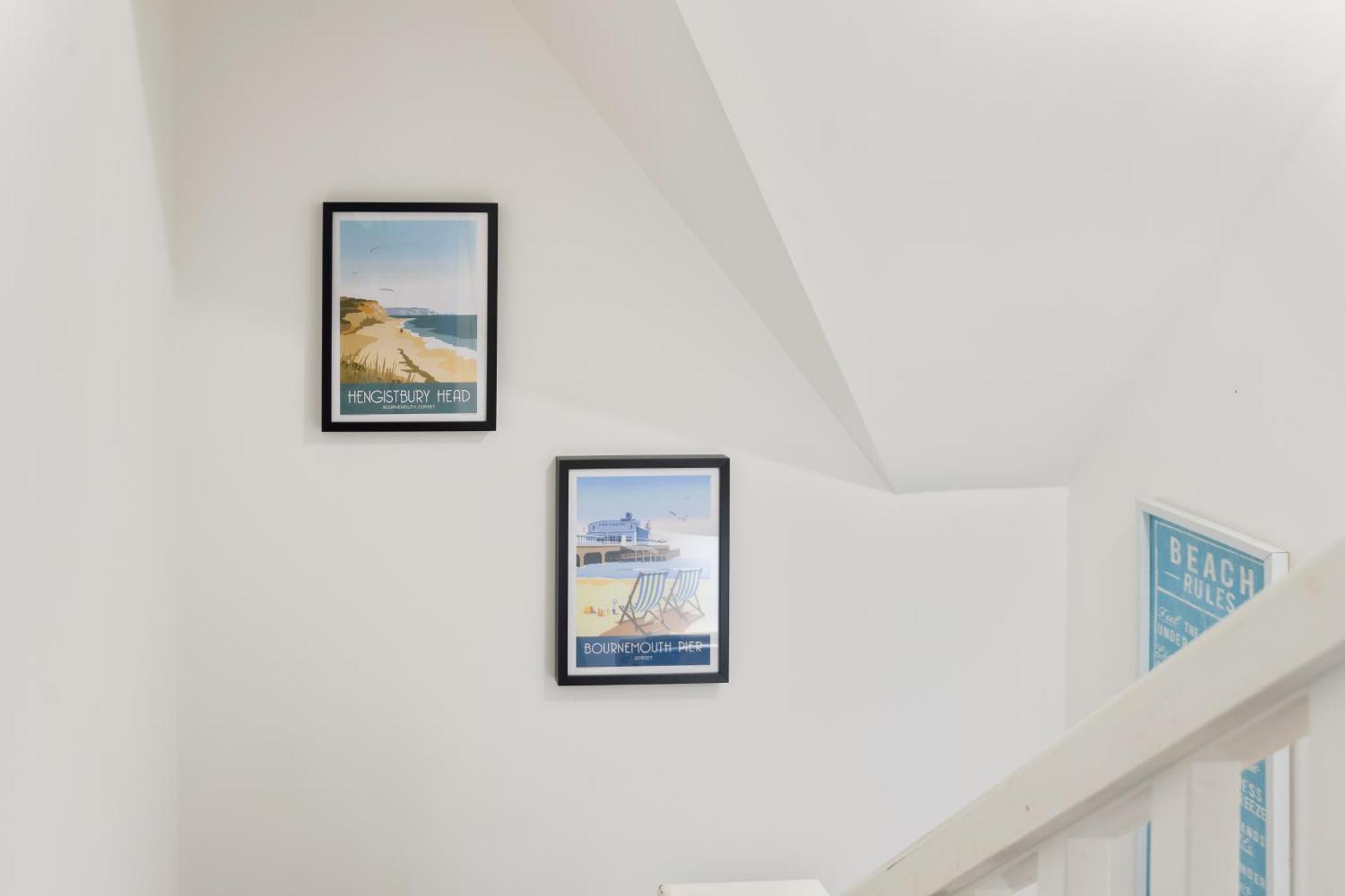 Large, Newly Renovated, Three Bedroom Town Centre Split Level Apartment With Free Parking, Sleeps Seven - Walking Distance To Beach Bournemouth Buitenkant foto