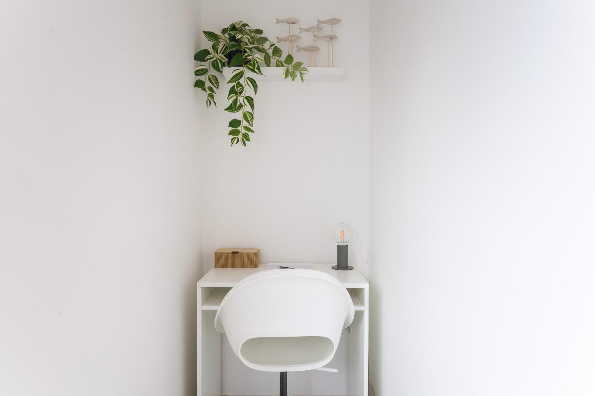 Large, Newly Renovated, Three Bedroom Town Centre Split Level Apartment With Free Parking, Sleeps Seven - Walking Distance To Beach Bournemouth Buitenkant foto